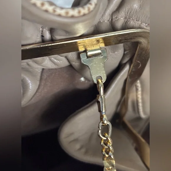 Vintage 1980’s Carlo Fiori Leather Bag - Picture 8 of 17